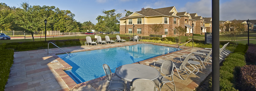 Churchill at Longview Pool